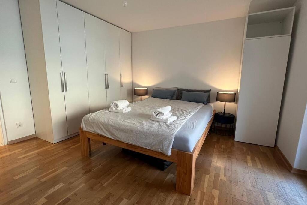 2 Br- New, Cozy For 5 People